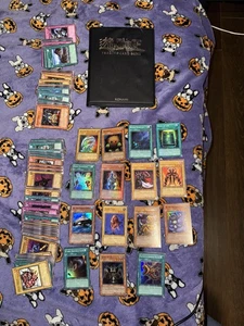 Lote de trabajo Yu-gi-oh paquete que incluye carpeta - Imagen 1 de 8