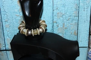 Grobe Boho Stil Weiß/Grau/Silber/Gold Farbe Kunststoff Perlen Stretch Armbänder - Bild 1 von 1