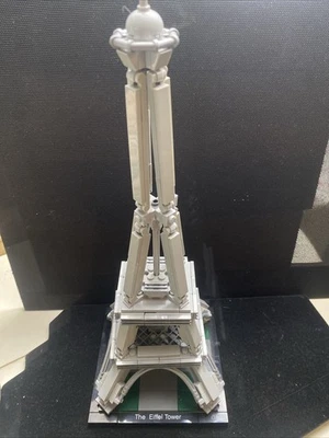 LEGO ARCHITECTURE The Eiffel Tower 21019 Complete Build - No Box Or Instructions - Image 1 of 4