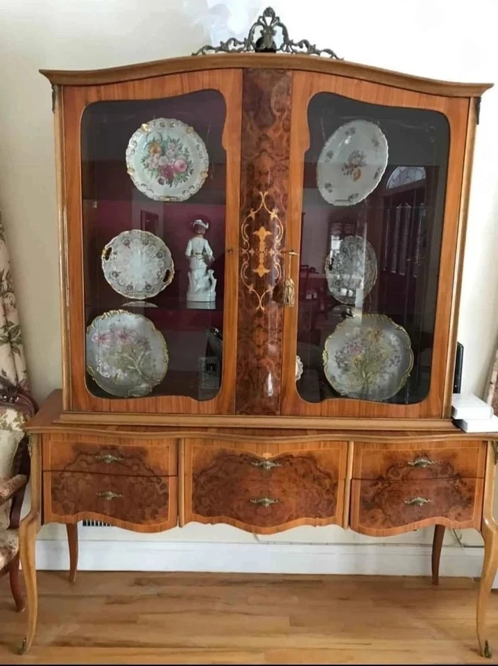 vitrina antigua vitrina madera italiana vitrina recogida nueva york Foto 1 de 1