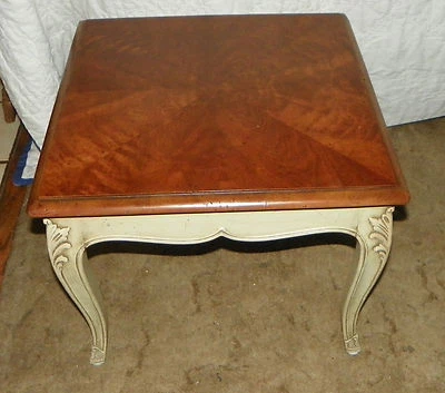 Walnut Henredon End Table with Book Match Veneer Top   (ET257) - Image 1 of 4