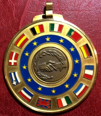 European Computer Numeric Control 1995 medal to identify - Image 1 of 2