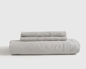 ¡Juego de sábanas ajustables y 2 fundas de almohada Quince 100 % lino gris! Queen (1235) - Imagen 1 de 9