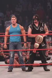 ABYSS & ROB TERRY 8x10 TNA FOTO A COLORI GREZZA ECW WWE NXT AEW NXT - Foto 1 di 1