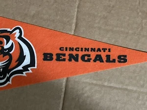 Cincinnati Bengals mini football pennant 9 x 4" - Picture 1 of 5