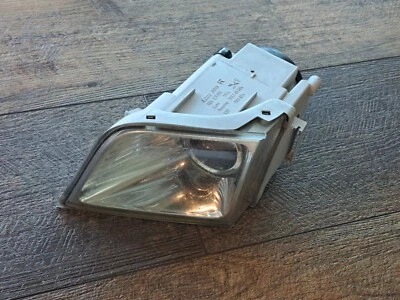 OEM 2003-2005 TOYOTA 4RUNNER LADO DEL PASAJERO DELANTERO LUZ ANTINIEBLA DERECHA Foto 1 de 4