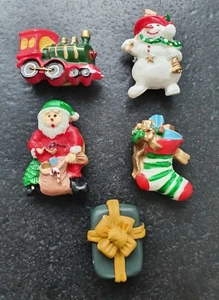 Vintage Set of 4 CHRISTMAS Themed Santa Train Snowman Button Covers Plus Extra - Picture 1 of 5