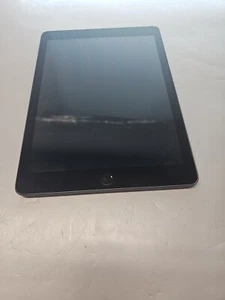 Apple iPad 6ta generación 32 GB Wi-Fi, 9,7 pulgadas gris espacial - solo unidad - no funciona - Imagen 1 de 3