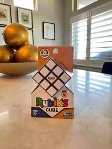 Hasbro Gaming Rubik's 3X3 Cube, Puzzle Game, Classic Colors New In Package. - Picture 1 of 2