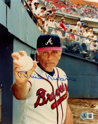 FOTO 8x10 firmada autografiada por Phil Niekro leyenda de los bravos de Atlanta Beckett Bas Foto 1 de 2