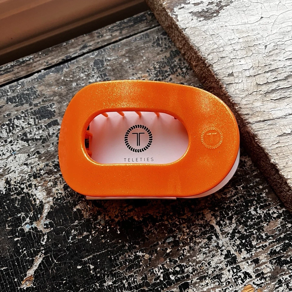 Teleties Showbiz Flat Round Orange Clip Medium NWT - Image 1 of 1