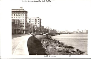 HAVANA, CUBA : MALECÓN : AVENIDA DEL GOLFO : KODAK PAPER : RPPC - Picture 1 of 3
