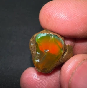 19 Carat Ethiopian Welo Opal Rough – Dazzling Fire, Natural and Raw Gemstone - Picture 1 of 5