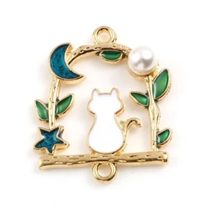 10 Pretty White Cat Gold Tone Connectors with Enamel & Imitation Pearl Detail - Picture 1 of 1