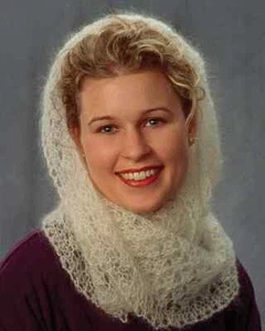 LACE MOEBIUS SCARF by FIBER TRENDS ~ PRETTY COWL! - Picture 1 of 1