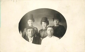 CROSS DRESSERS, WOMEN WEARING MENS' HATS, VINTAGE RPPC POSTCARD (AA604) - Picture 1 of 2