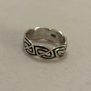 Vintage 925 Sterling Silver Unisex Celtic Knot Engraved Design Rounded Band Ring - Picture 1 of 7