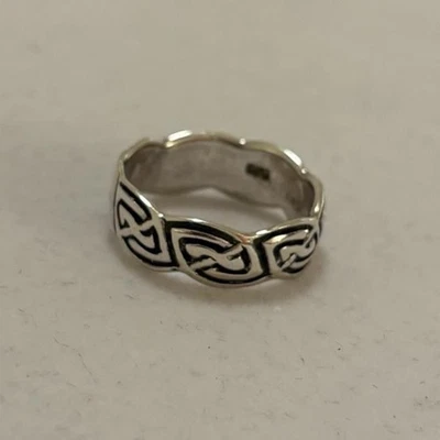 Vintage 925 Sterling Silver Unisex Celtic Knot Engraved Design Rounded Band Ring - Image 1 of 4
