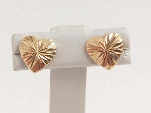 14ct Yellow Gold Stud Earrings Heart Design Sunburst Textured Pattern 0.73g - Picture 1 of 10