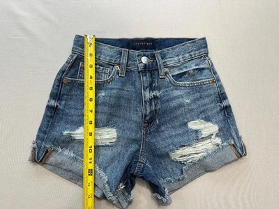 Aeropostale women shorts, Mom short style size 000 - Image 1 of 4