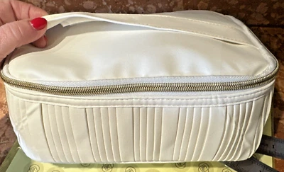 Estojo de trem IPSY forrado de couro vegano branco - Bolsa cosmética grande 9 x 5 x 3 - Imagem 1 de 4