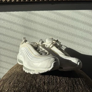 Nike Air Max 97 Size 6Y Triple White Athletic Running Shoes Sneakers - Picture 1 of 8