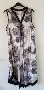 X-large Black And White Comfortable Paidley Design Swing Dress - Picture 1 of 3