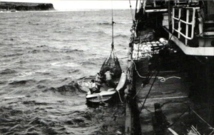 Postcard Chrome Mail Arriving on MV Atlantic Isle P1816 - Picture 1 of 2