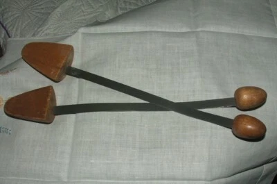 Camillas modeladoras de árboles de zapatos naturales de madera y metal antiguas vintage primavera únicas Foto 1 de 4