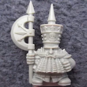 1994 Plastic Chaos Dwarf with Axe Citadel Evil Warrior Axemen Warhammer Army GW - Picture 1 of 2