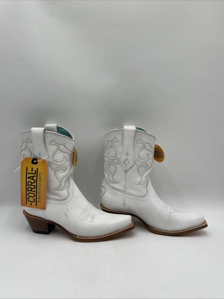 Corral White Embroidery Leather Snip Toe Pull On Western Booties Women 6.5M - Image 1 of 4