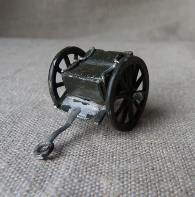 ANCIEN CHARIOT DU TRAIN DES ÉQUIPAGES EN PLOMB - 2 CAISSES - H : 2,3 cm - Photo 1/4