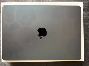 MacBook Air, 13.6 inch, M2 chip, 16 GB unified memory, 256 GB SSD - Photo 1/5