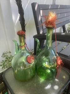 2 alte Weinflaschen - Bild 1 von 1