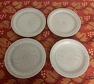 4 VINTAGE LONGQUAN CHINESE CELADON GOLDFISH KOI EMBOSSED GREEN DINNER PLATES 10" - Picture 1 of 4