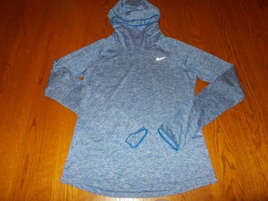 aurora green nike moletom com capuz