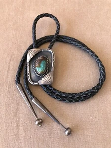 Cravatta Bolo Vintage Navajo Turchese Stampata a Mano Argento Sterling 925 - Foto 1 di 10