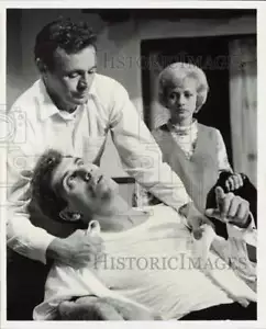 1966 Press Photo Scene from play "A Hatful of Rain" - lra68664 - Picture 1 of 2