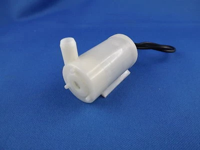 kleine Tauchpumpe, Wasserpumpe 3-6V, 90° Abgang #220200 - Bild 1 von 3