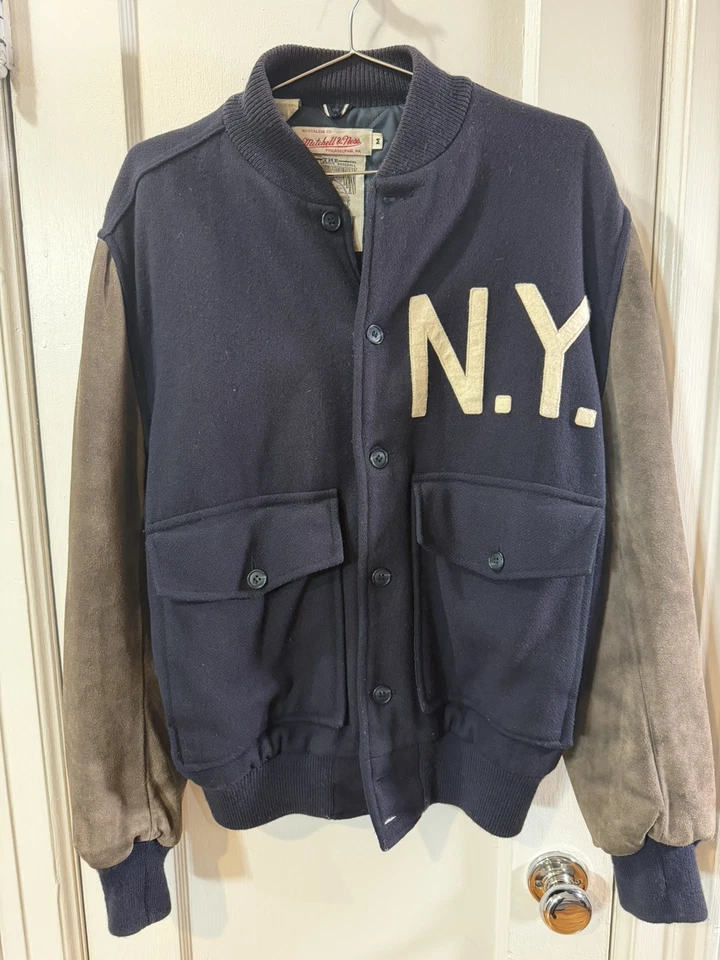 Chaqueta Universitaria NY Yankees, Mitchell & Ness 1927 Lana Cuero Era Babe Ruth Med Foto 1 de 4