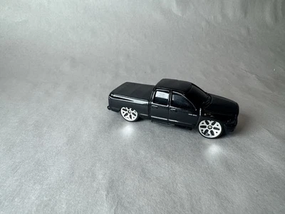 MAISTO 2002 DODGE RAM 1500 QUAD CAB ЧЕРНЫЙ ЛИТОЙ 3 «ПИКАП С ХРОМОМ - Изображение 1 из 4