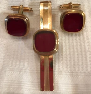 Fermacravatta e gemelli vintage firmati Hayward tono oro e rosso - Foto 1 di 6