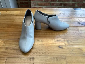 M&S Grey Leather Bootie Shoe With Block Patient Heel Size 6.5 - Picture 1 of 9