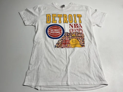 Vintage 1989 Detroit Pistons T-Shirt Sz L NBA Champs Officially Licensed EUC Cover