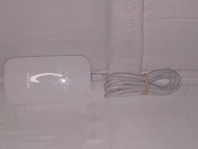 TP Link Gigabit Passthrough Powerline Adapter AV1200 TL PA8010P Wi Fi - Image 1 of 4