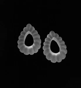 Natural/Frosted/ROCK CRYSTAL/Hand carved/W 22MM/L 32MM/H 6.50MM/53.70 Ct/1 Pair - Picture 1 of 10
