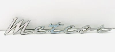 Guardabarros delantero vintage Mercury Meteor sedán OEM emblema Meteor Script Cy2b-16098-A Foto 1 de 4