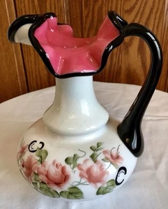 Jarra vintage Fenton pintada a mano negra con escudo de rosa firmada WC Fenton 1991 - Imagen 1 de 4