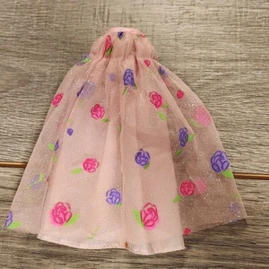 2000 ROSE Princess Barbie Puppe ROSA FLORAL LANG SCHIMMER BLUMEN ROCK KLEIDUNG - Bild 1 von 8