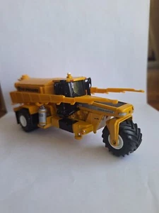 1/64 Terra Gator 8103 Luftstreuer - Bild 1 von 2